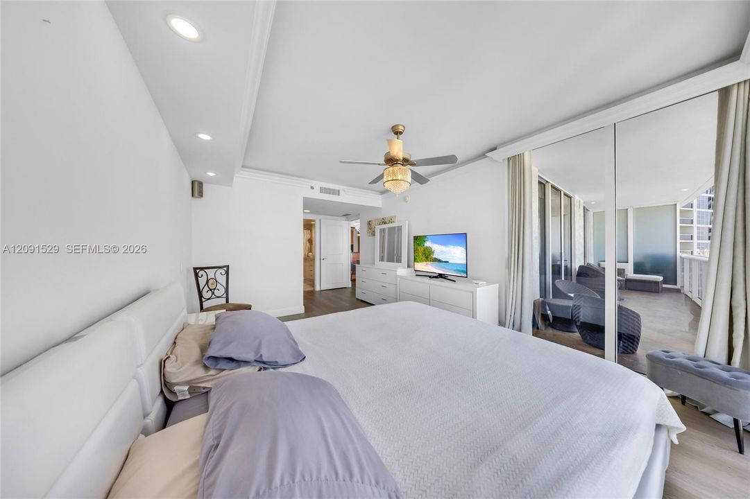 For Rent: $5,500 (3 beds, 3 baths, 1571 Square Feet)