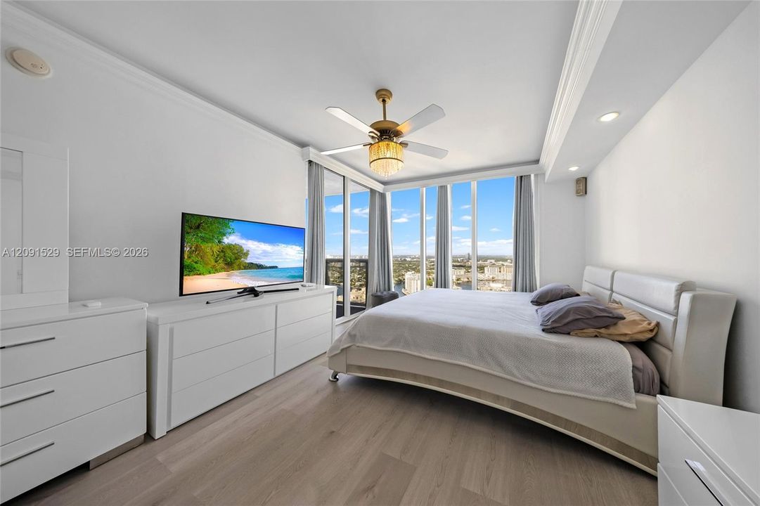 For Rent: $5,500 (3 beds, 3 baths, 1571 Square Feet)