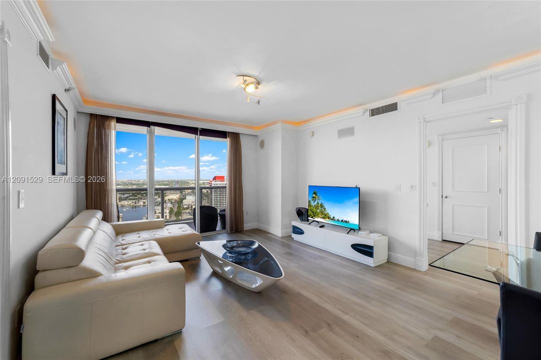 For Rent: $5,500 (3 beds, 3 baths, 1571 Square Feet)