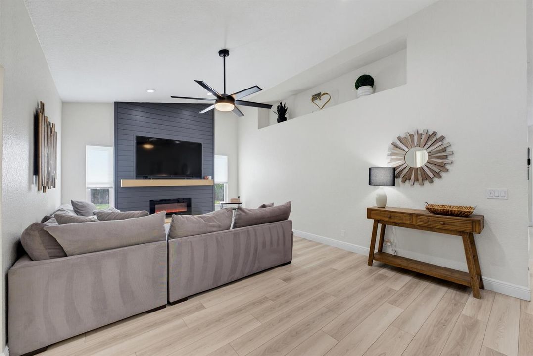 Block_Realty_123_018