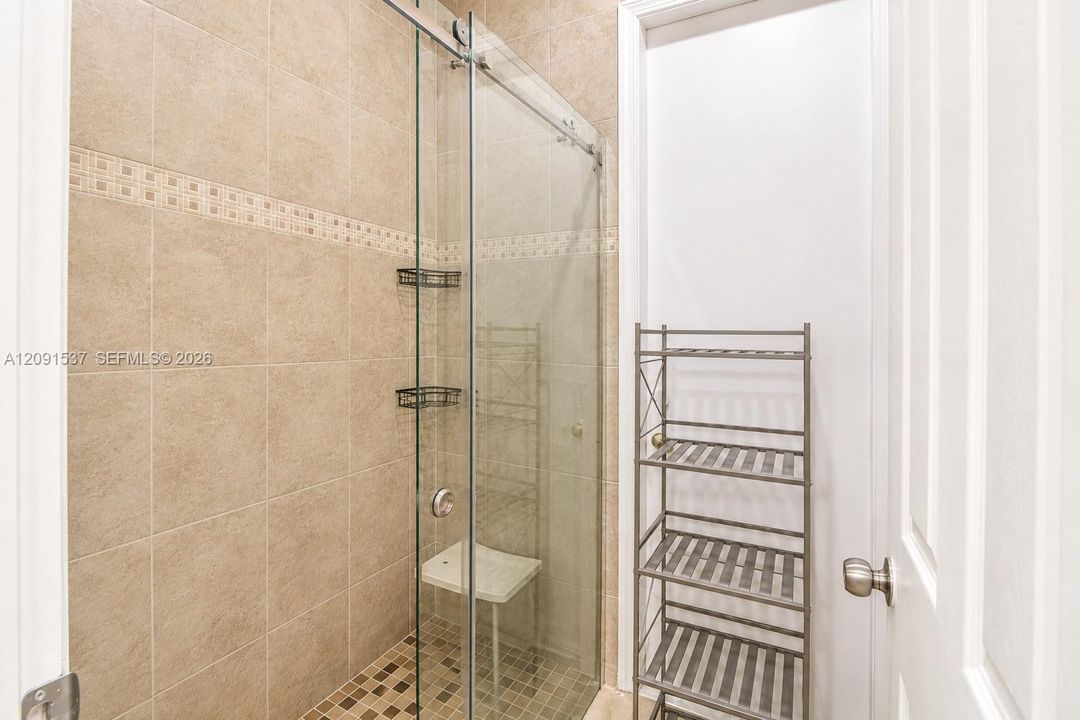 For Sale: $710,000 (5 beds, 3 baths, 2777 Square Feet)