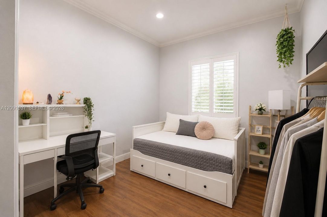 For Sale: $710,000 (5 beds, 3 baths, 2777 Square Feet)