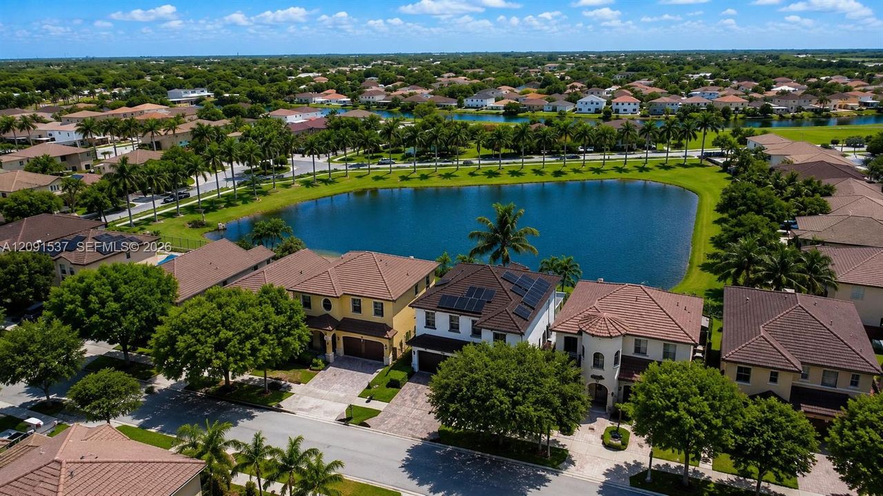For Sale: $710,000 (5 beds, 3 baths, 2777 Square Feet)