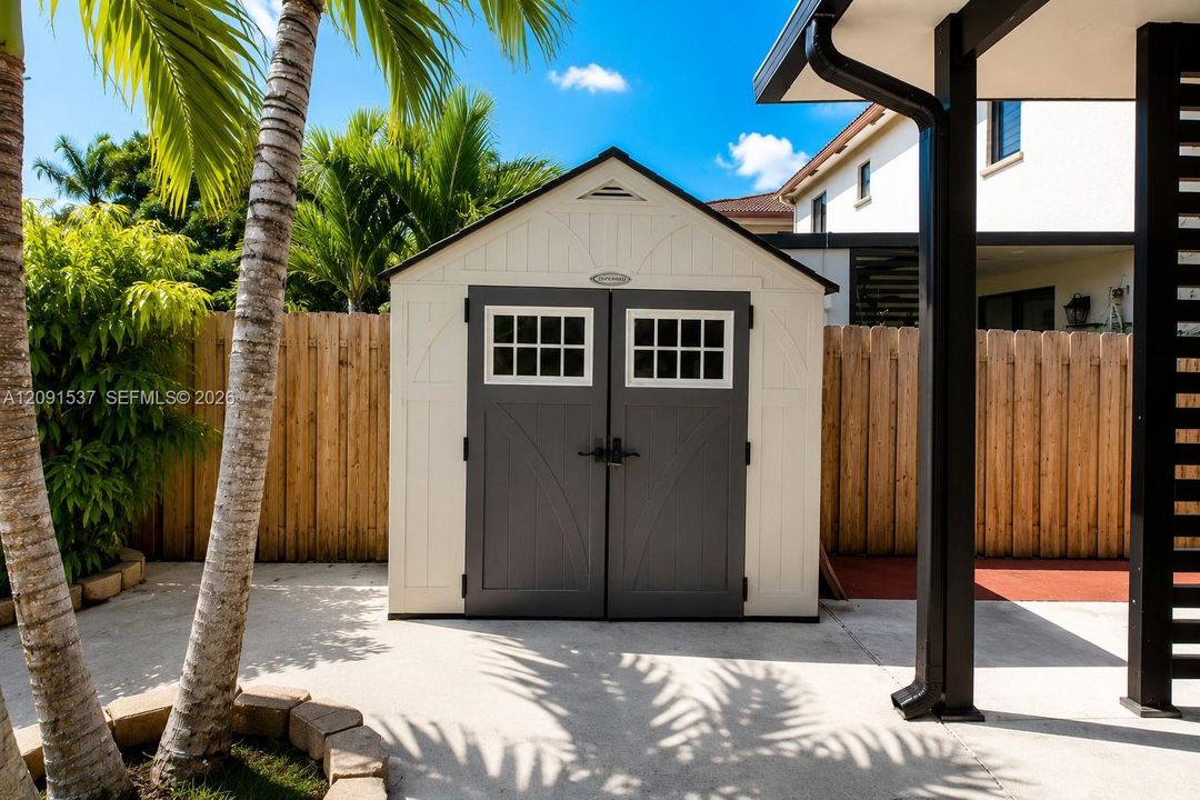 For Sale: $710,000 (5 beds, 3 baths, 2777 Square Feet)