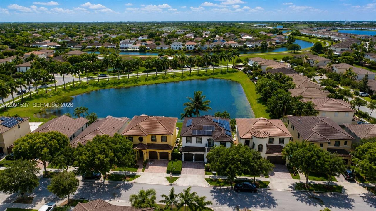 For Sale: $710,000 (5 beds, 3 baths, 2777 Square Feet)