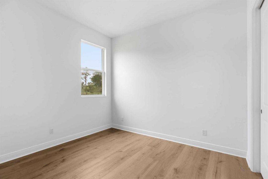 150_SE_Cortile_Ave_vacant-13