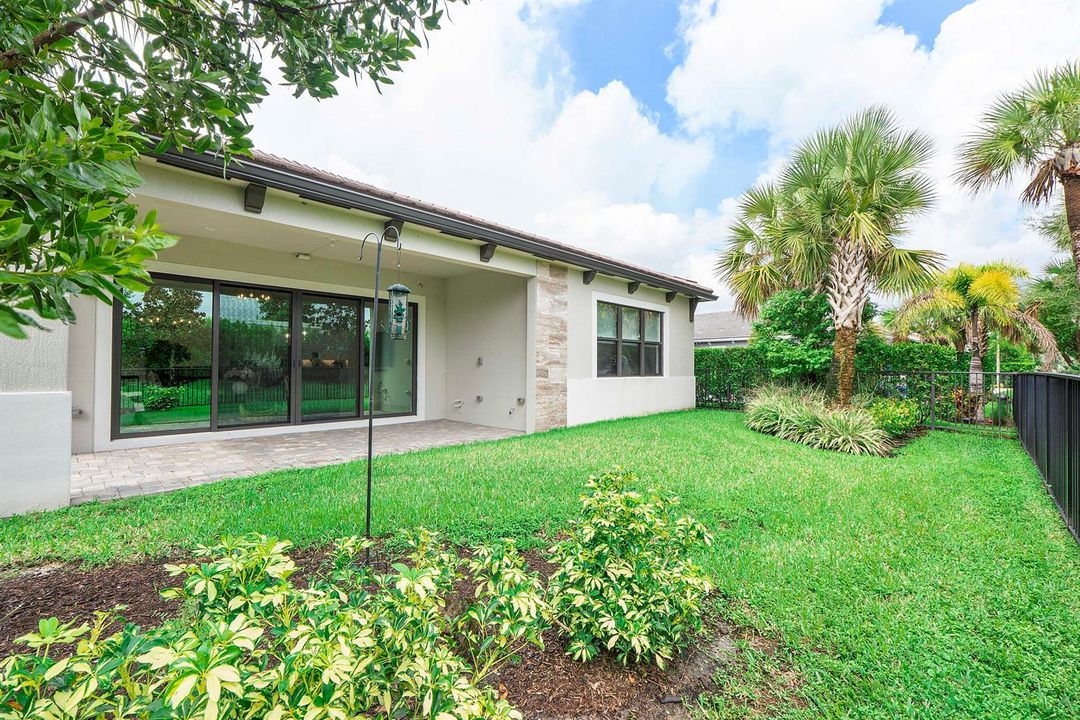 12467 Solana Bay Cir_040