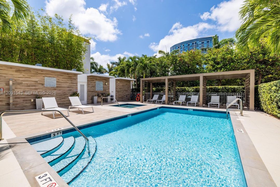 For Rent: $6,700 (3 beds, 3 baths, 1475 Square Feet)