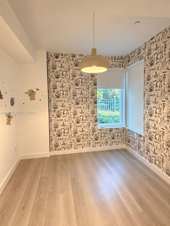 For Rent: $6,700 (3 beds, 3 baths, 1475 Square Feet)