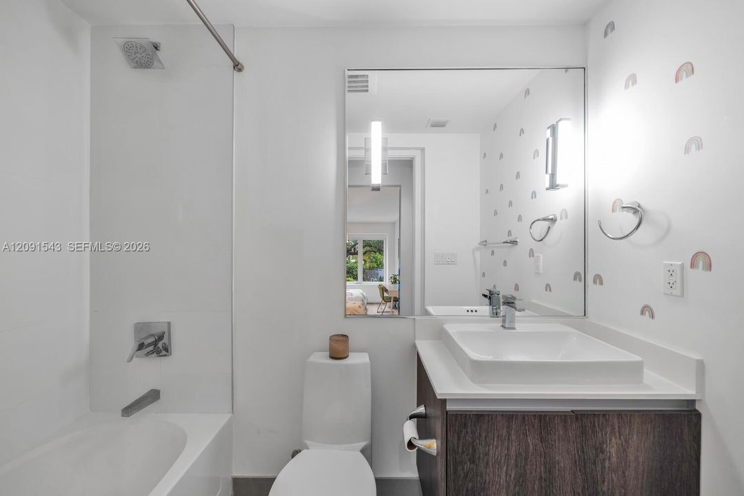 For Rent: $6,700 (3 beds, 3 baths, 1475 Square Feet)
