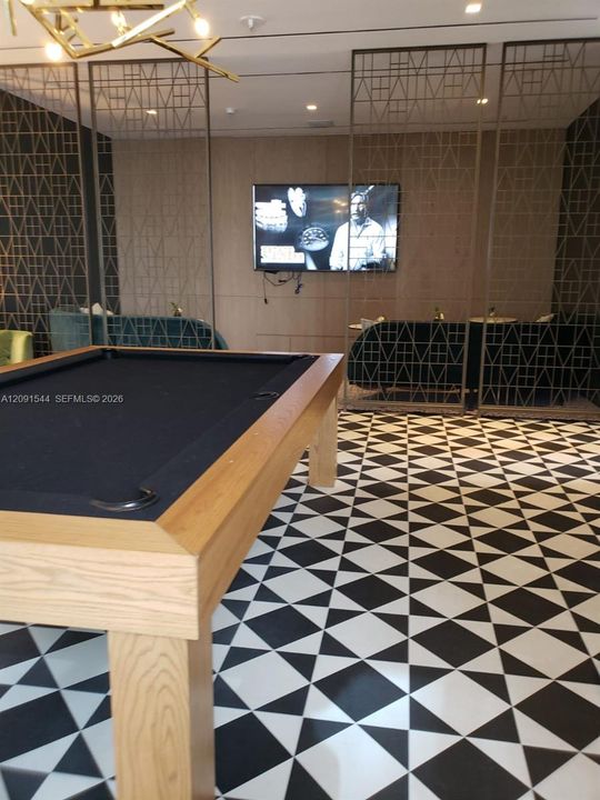 For Rent: $9,500 (3 beds, 4 baths, 1615 Square Feet)