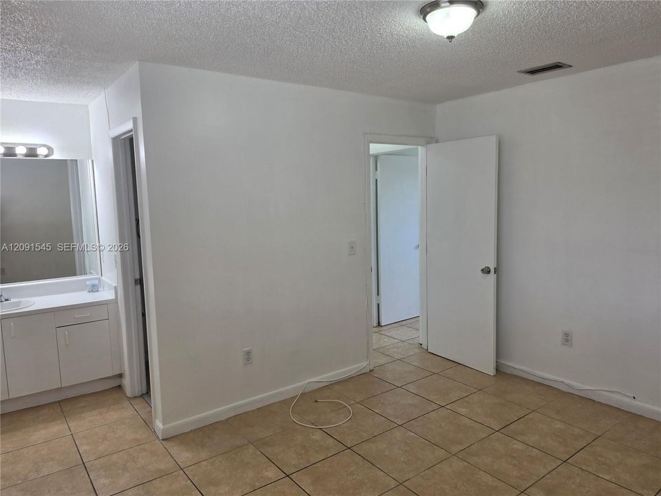For Sale: $468,800 (3 beds, 2 baths, 1340 Square Feet)