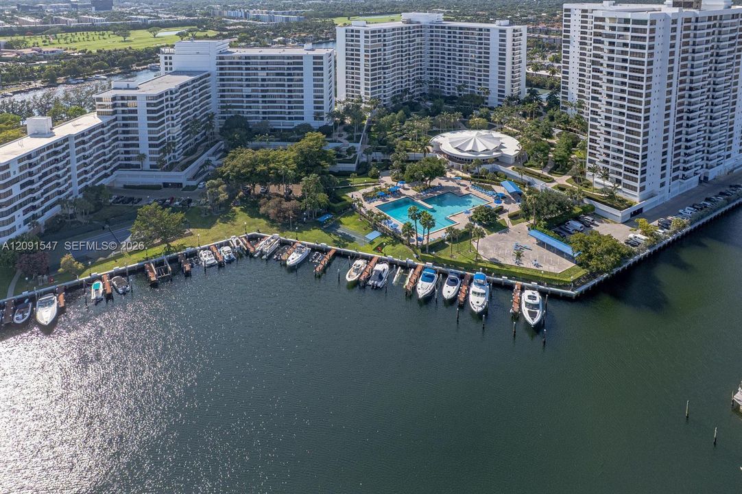 For Sale: $270,000 (1 beds, 1 baths, 1000 Square Feet)