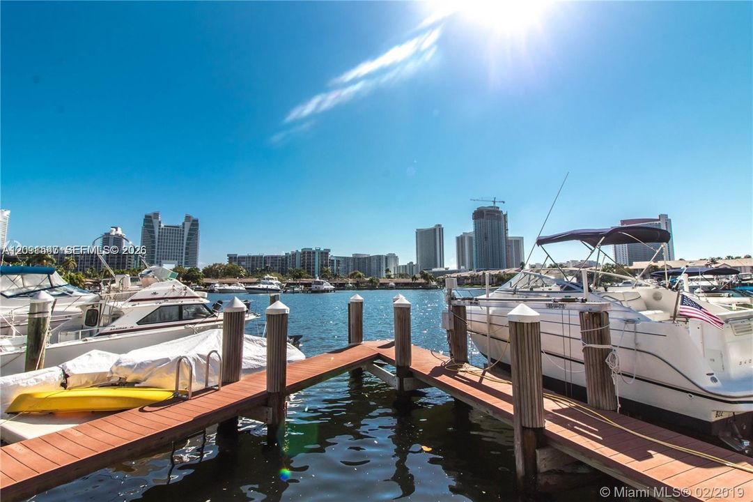 For Sale: $270,000 (1 beds, 1 baths, 1000 Square Feet)
