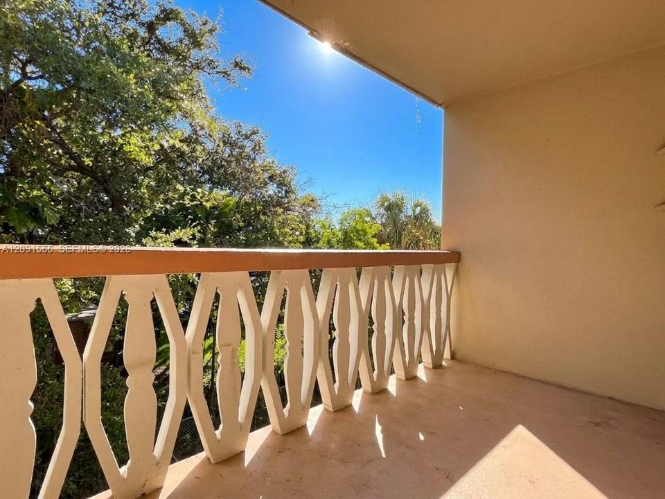 For Rent: $2,000 (2 beds, 1 baths, 1013 Square Feet)