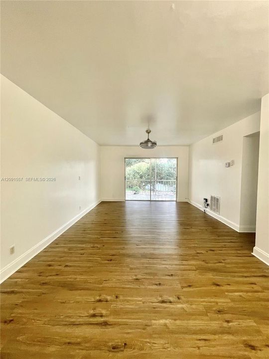 For Rent: $2,200 (2 beds, 2 baths, 847 Square Feet)