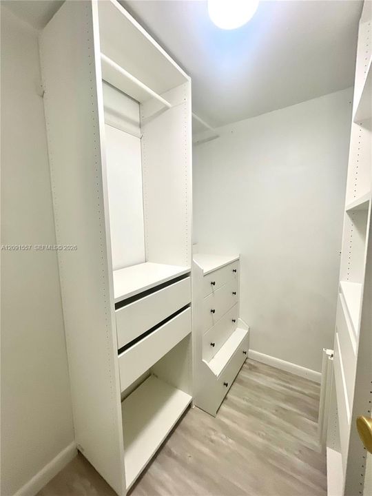 For Rent: $2,200 (2 beds, 2 baths, 847 Square Feet)