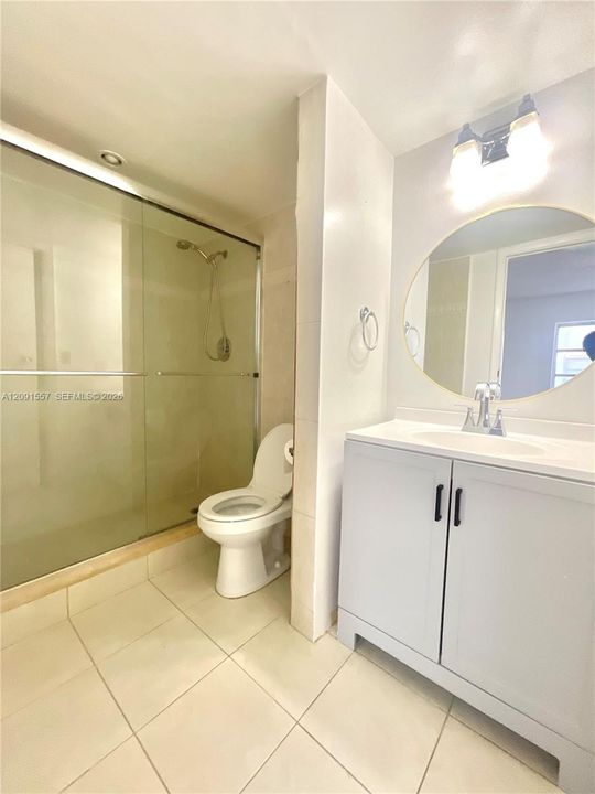 For Rent: $2,200 (2 beds, 2 baths, 847 Square Feet)