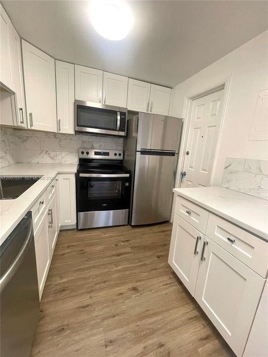 For Rent: $2,200 (2 beds, 2 baths, 847 Square Feet)