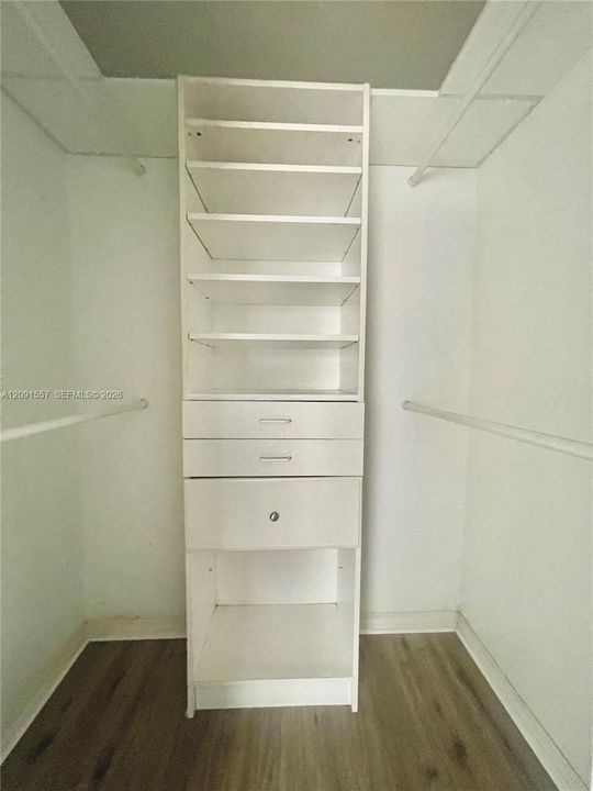 For Rent: $2,200 (2 beds, 2 baths, 847 Square Feet)