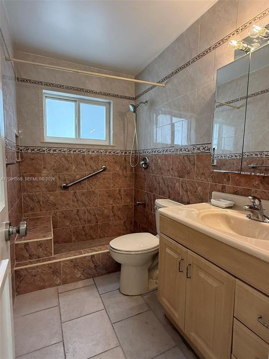 В аренду: $3,600 (3 спален, 2 ванн, 1349 Квадратных фут)