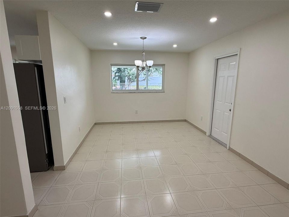 В аренду: $3,600 (3 спален, 2 ванн, 1349 Квадратных фут)