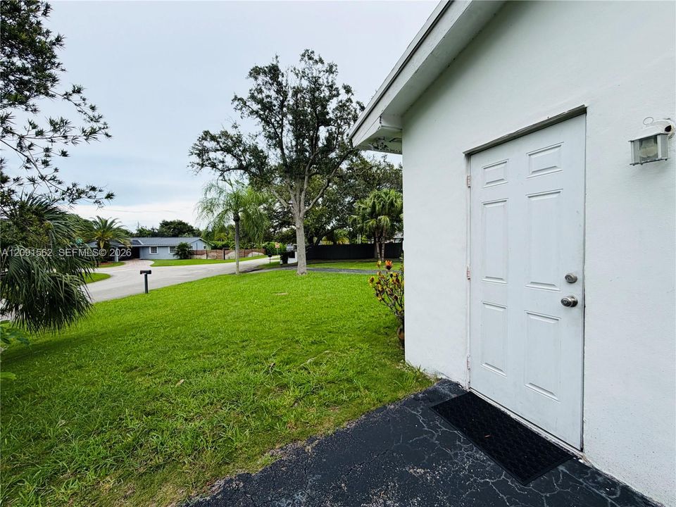 For Rent: $1,200 (0 beds, 1 baths, 0 Square Feet)