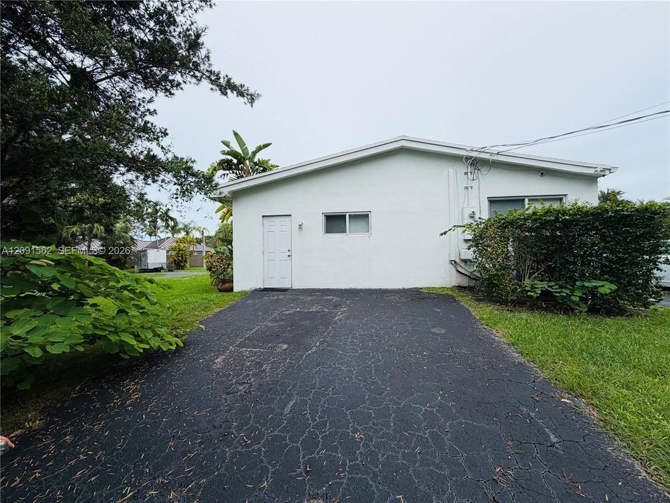 For Rent: $1,200 (0 beds, 1 baths, 0 Square Feet)