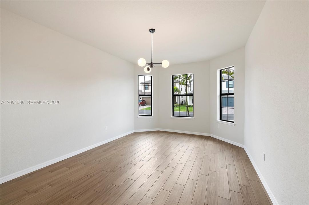 For Rent: $4,900 (3 beds, 2 baths, 2094 Square Feet)