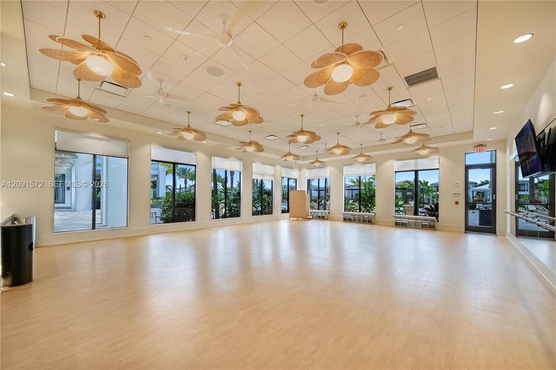 En Venta: $1,875,000 (3 camas, 3 baños, 3561 Pies cuadrados)