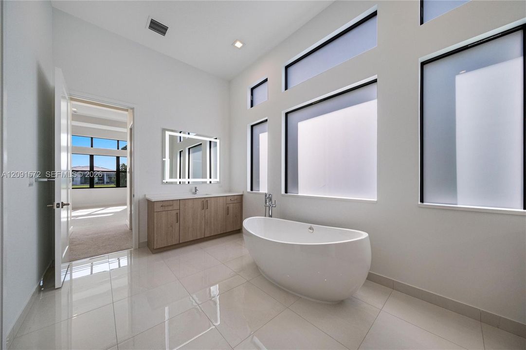 En Venta: $1,875,000 (3 camas, 3 baños, 3561 Pies cuadrados)