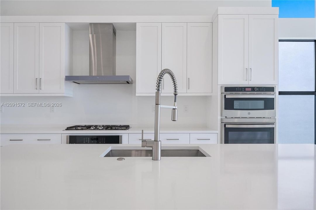 En Venta: $1,875,000 (3 camas, 3 baños, 3561 Pies cuadrados)