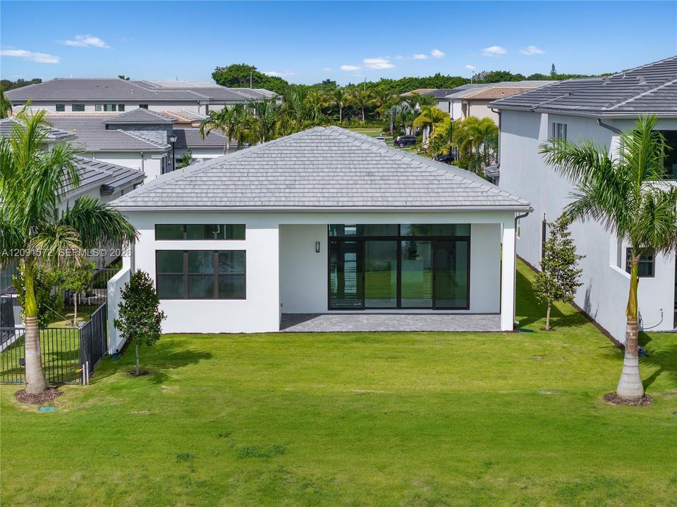 En Venta: $1,875,000 (3 camas, 3 baños, 3561 Pies cuadrados)