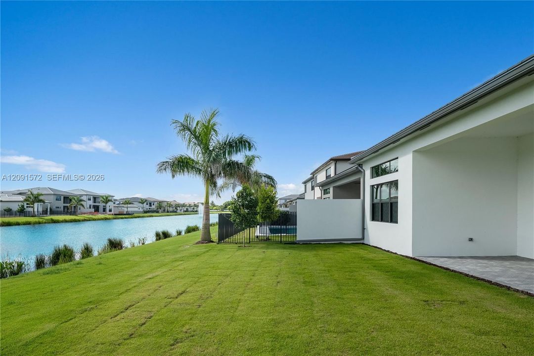 En Venta: $1,875,000 (3 camas, 3 baños, 3561 Pies cuadrados)