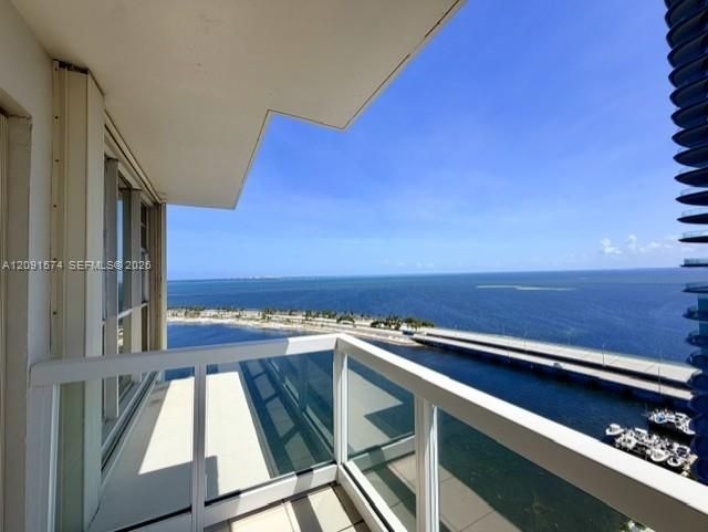 For Rent: $3,150 (1 beds, 1 baths, 886 Square Feet)