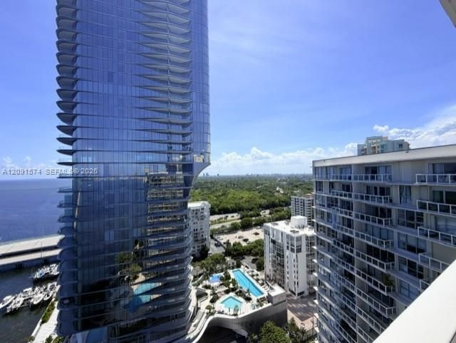For Rent: $3,150 (1 beds, 1 baths, 886 Square Feet)