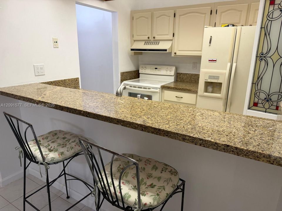 В аренду: $2,350 (1 спален, 1 ванн, 891 Квадратных фут)