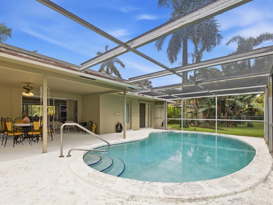 Screened Pool