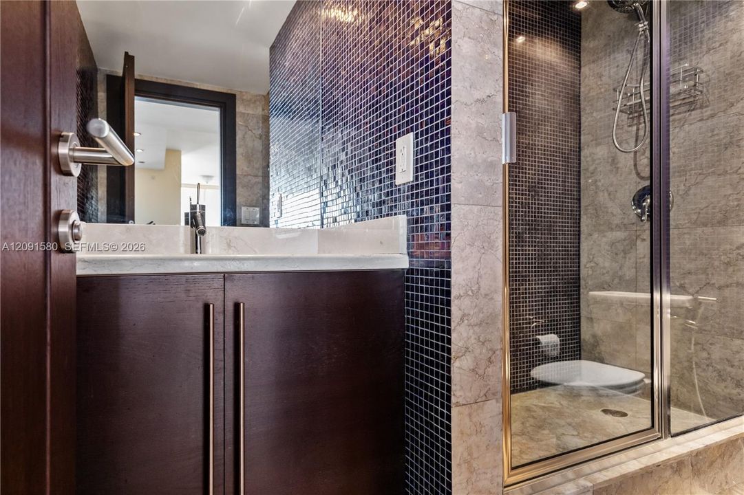 For Sale: $420,000 (1 beds, 1 baths, 1104 Square Feet)