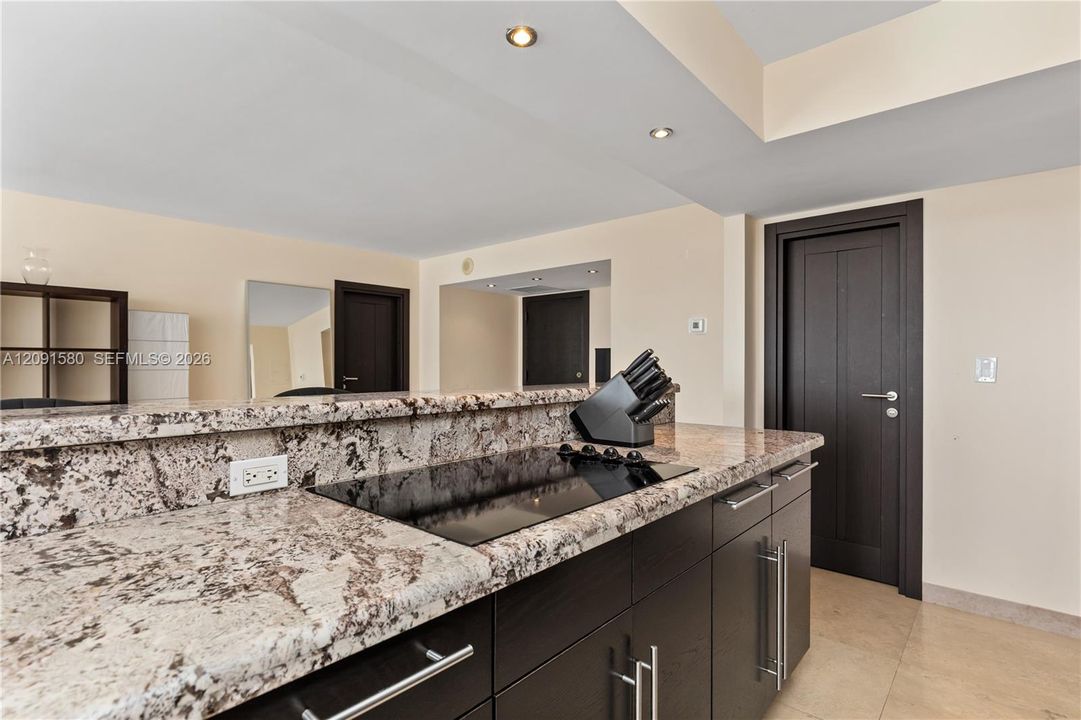 For Sale: $420,000 (1 beds, 1 baths, 1104 Square Feet)
