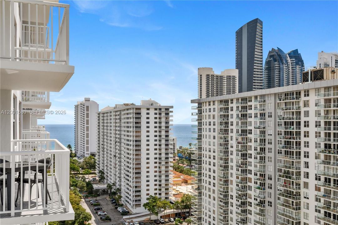 For Sale: $420,000 (1 beds, 1 baths, 1104 Square Feet)
