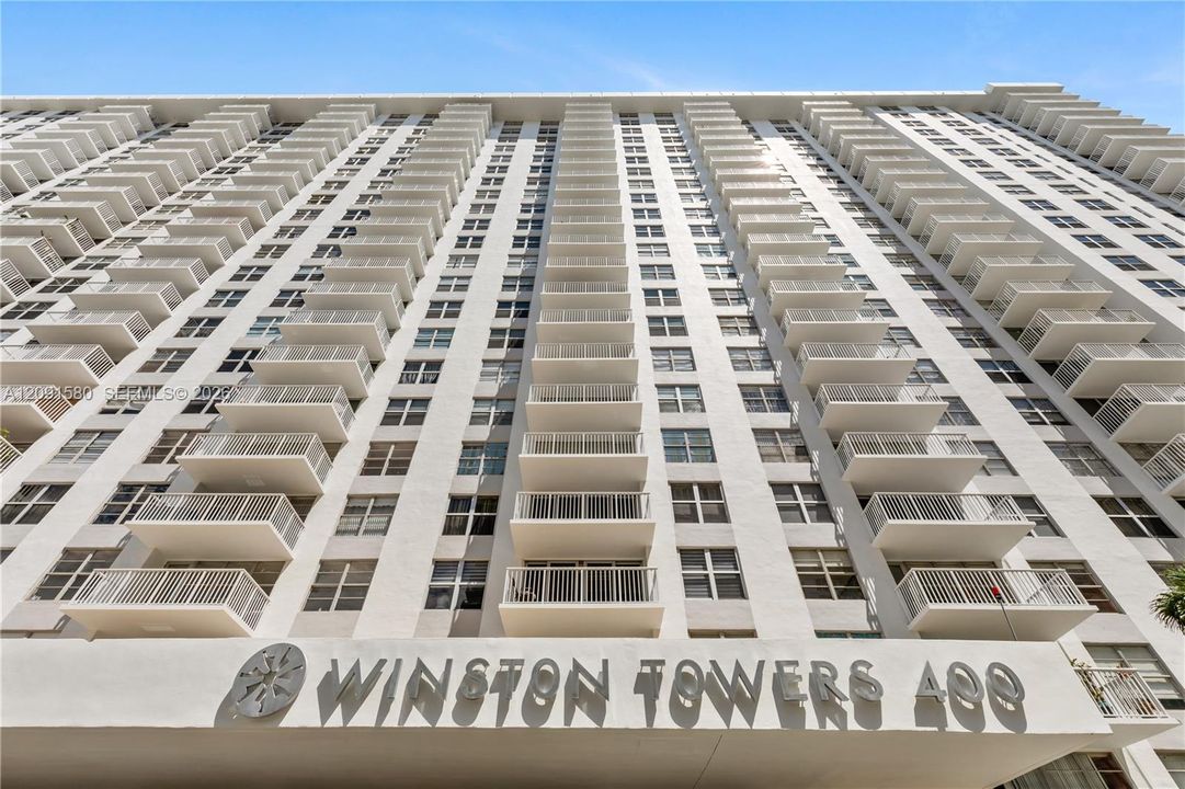 For Sale: $420,000 (1 beds, 1 baths, 1104 Square Feet)
