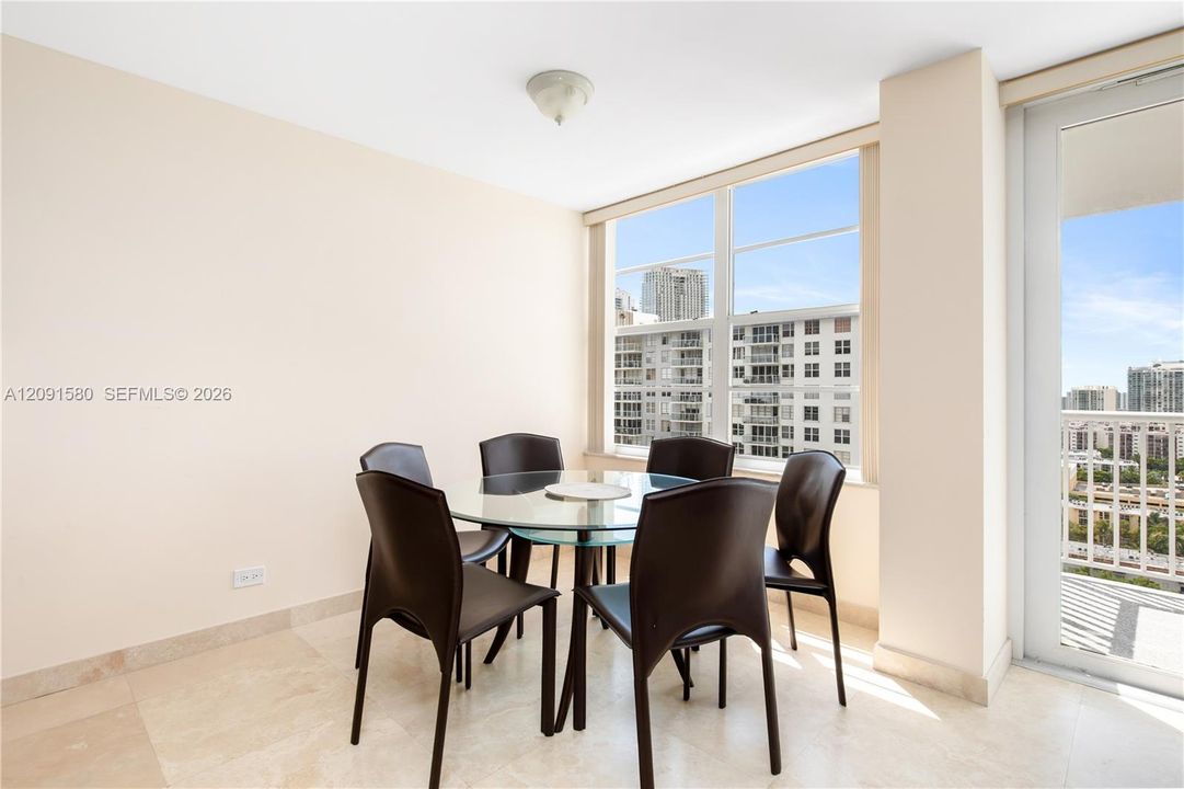For Sale: $420,000 (1 beds, 1 baths, 1104 Square Feet)