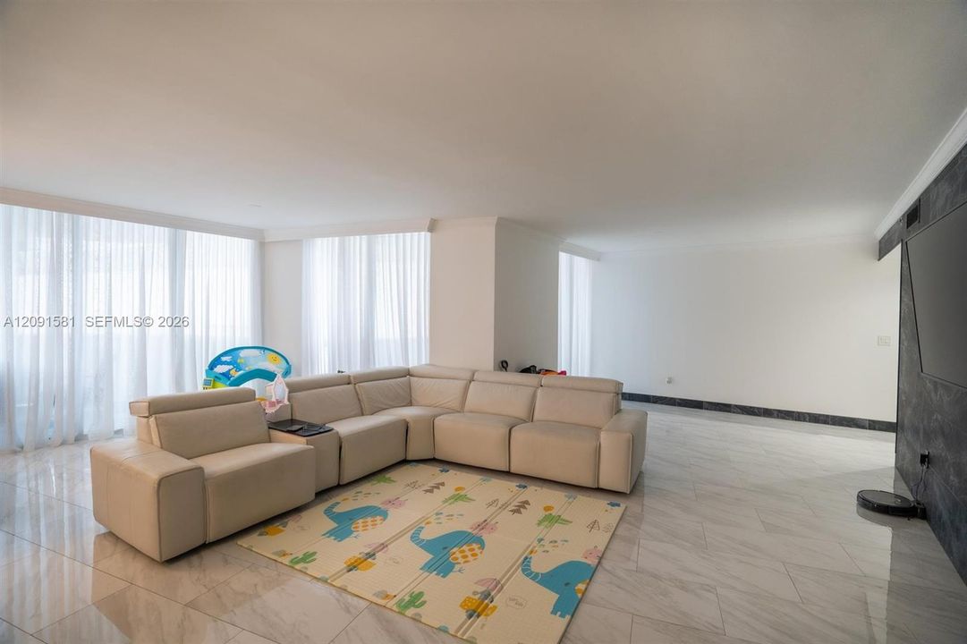 For Rent: $6,500 (2 beds, 2 baths, 1782 Square Feet)