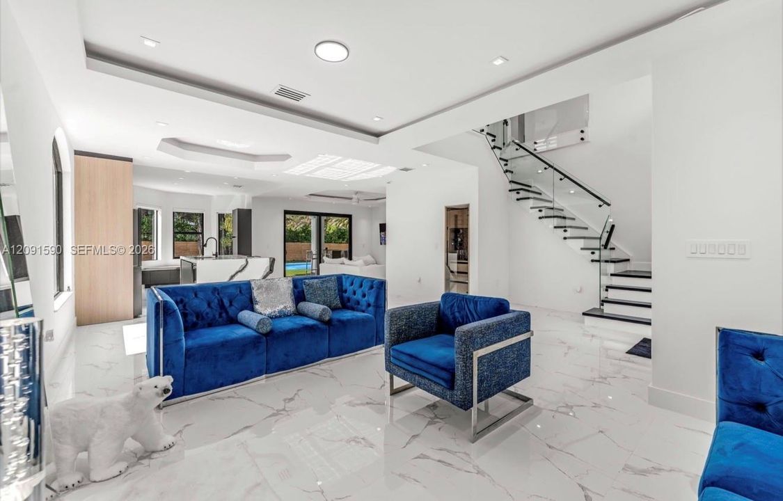 For Sale: $1,200,000 (5 beds, 4 baths, 2612 Square Feet)
