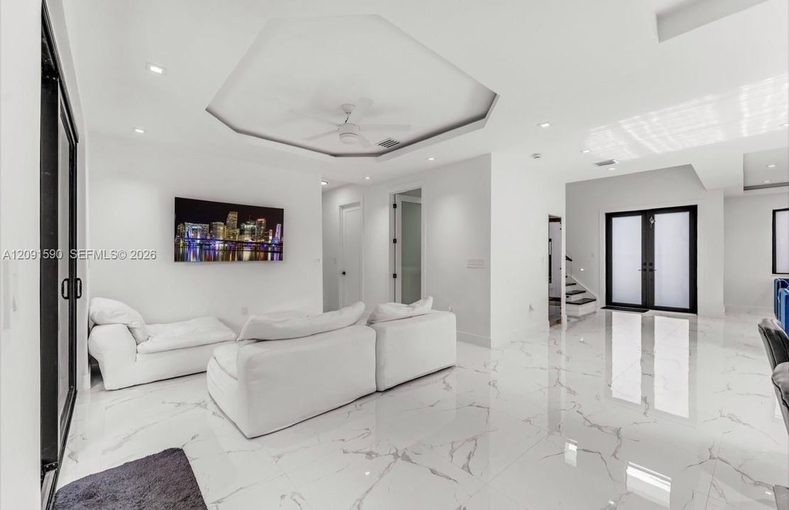 For Sale: $1,200,000 (5 beds, 4 baths, 2612 Square Feet)