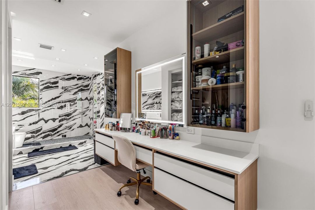 For Sale: $1,200,000 (5 beds, 4 baths, 2612 Square Feet)