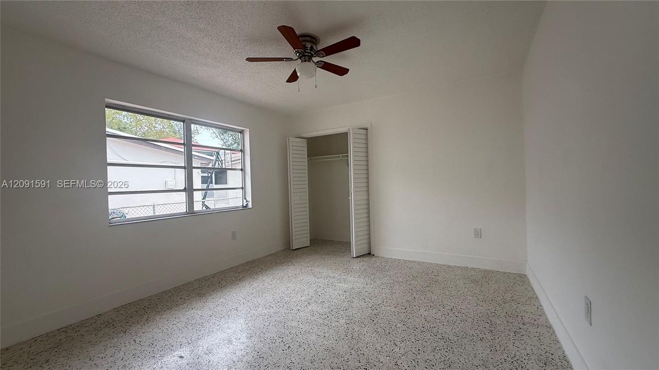 For Rent: $2,450 (2 beds, 1 baths, 985 Square Feet)