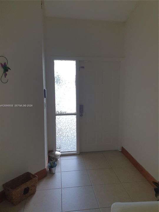 В аренду: $2,500 (2 спален, 1 ванн, 845 Квадратных фут)