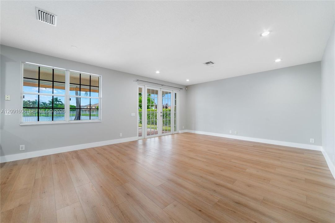 En Venta: $1,500,000 (5 camas, 4 baños, 3336 Pies cuadrados)